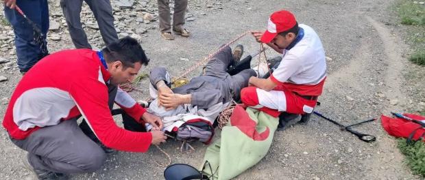 امداد کوهستان در چهل‌چشمه کردستان؛ نجات ۲ مصدوم پس از ۹ ساعت عملیات