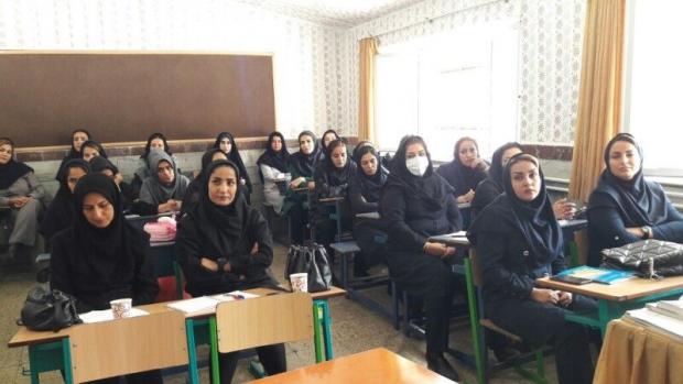 سرپرست معاونت سواد آموزی آموزش و پرورش کردستان گفت: ۹۹۰ نفر از آموزش دهندگان نهضت سوادآموزی استان با شرکت در دوره آموزشی