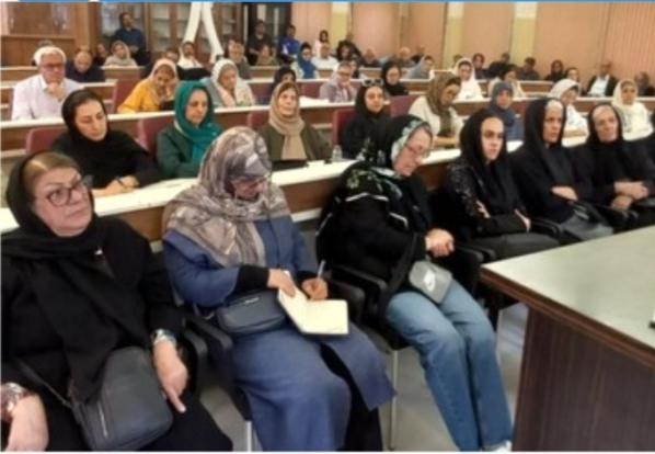 طوطی مولوی ، نماد انسان در جست و جوی بازگشت به اصل خویش