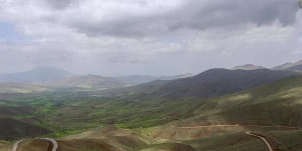کارشناس اداره کل هواشناسی کردستان با صدور هشدار سطح نارنجی از تشدید فعالیت سامانه بارشی در مناطق شرقی استان خبر داد و نسبت به احتمال وقوع سیلاب و آبگرفتگی هشدار داد. 