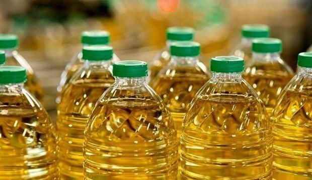 با وجود تاکید مسئولان صنفی بر ثبات بازار روغن و نبود فروش اجباری، برخی سوپرمارکت‌داران می‌گویند این روزها دریافت سهمیه روغن، در مواردی به خرید کالاهایی مانند تن‌ماهی و رب گوجه‌فرنگی مشروط شده؛ موضوعی که بار دیگر بحث «فروش شرطی» را به بازار کالاهای اساسی کشانده است.
