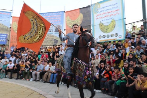 ڕاپۆرتی تایبەتی هاناخه به ر لە فستیڤالی شانۆی شەقامی زێویە ی سەقز