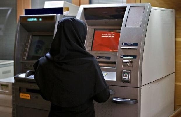 وقتی عابربانک‌ها اسکناس ندارند؛ شهروندان ارومیه در جست‌وجوی پول نقد