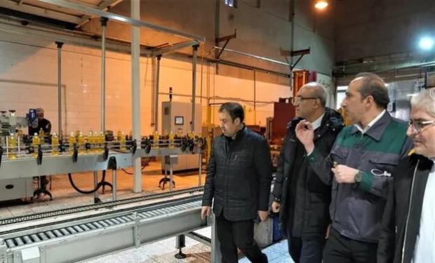 استاندار کرمانشاه با تاکید بر اینکه مردم استان هیچ گونه دغدغه و نگرانی برای تامین کالاهای اساسی از جمله روغن نداشته باشند، افزود: وضعیت روغن در فروشگاه‌های استان بزودی کاملا عادی خواهد شد. 